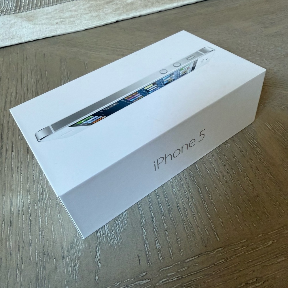 Apple iPhone 5 Box - BOX ONLY